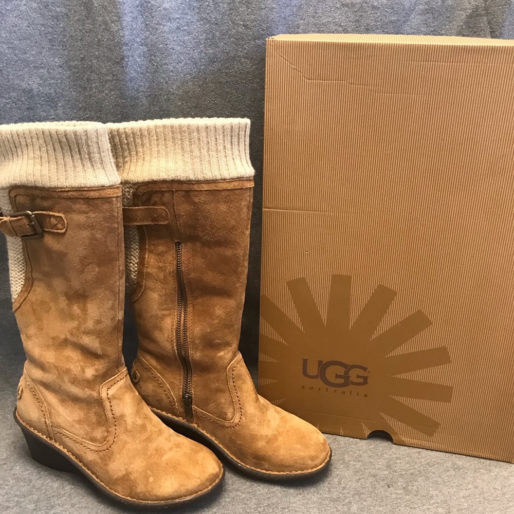 Like new Ugg Skyfall Boots size 6